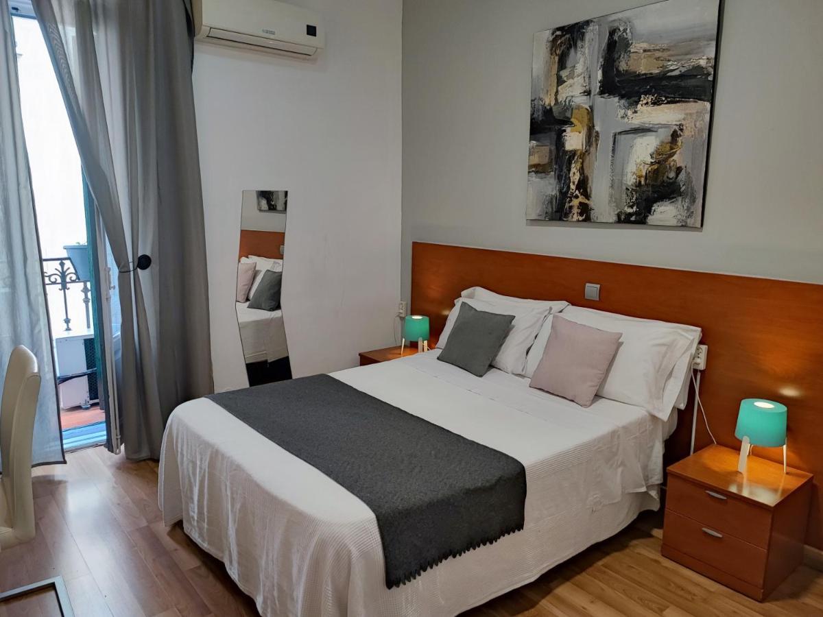 Hostal Cervantes Мадрид Екстериор снимка