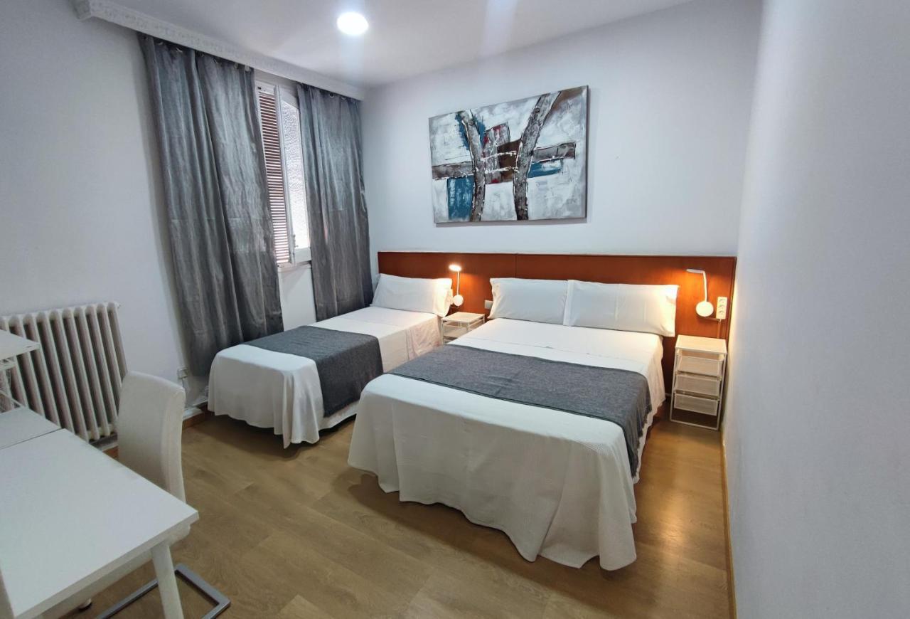 Hostal Cervantes Мадрид Екстериор снимка