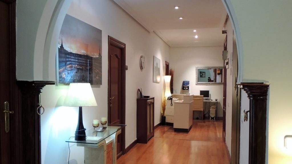Hostal Cervantes Мадрид Екстериор снимка