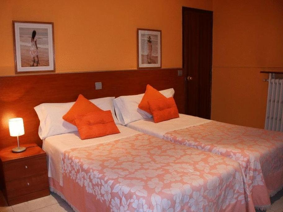 Hostal Cervantes Мадрид Екстериор снимка