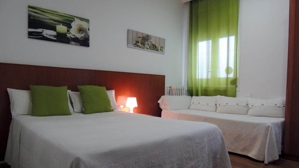 Hostal Cervantes Мадрид Екстериор снимка