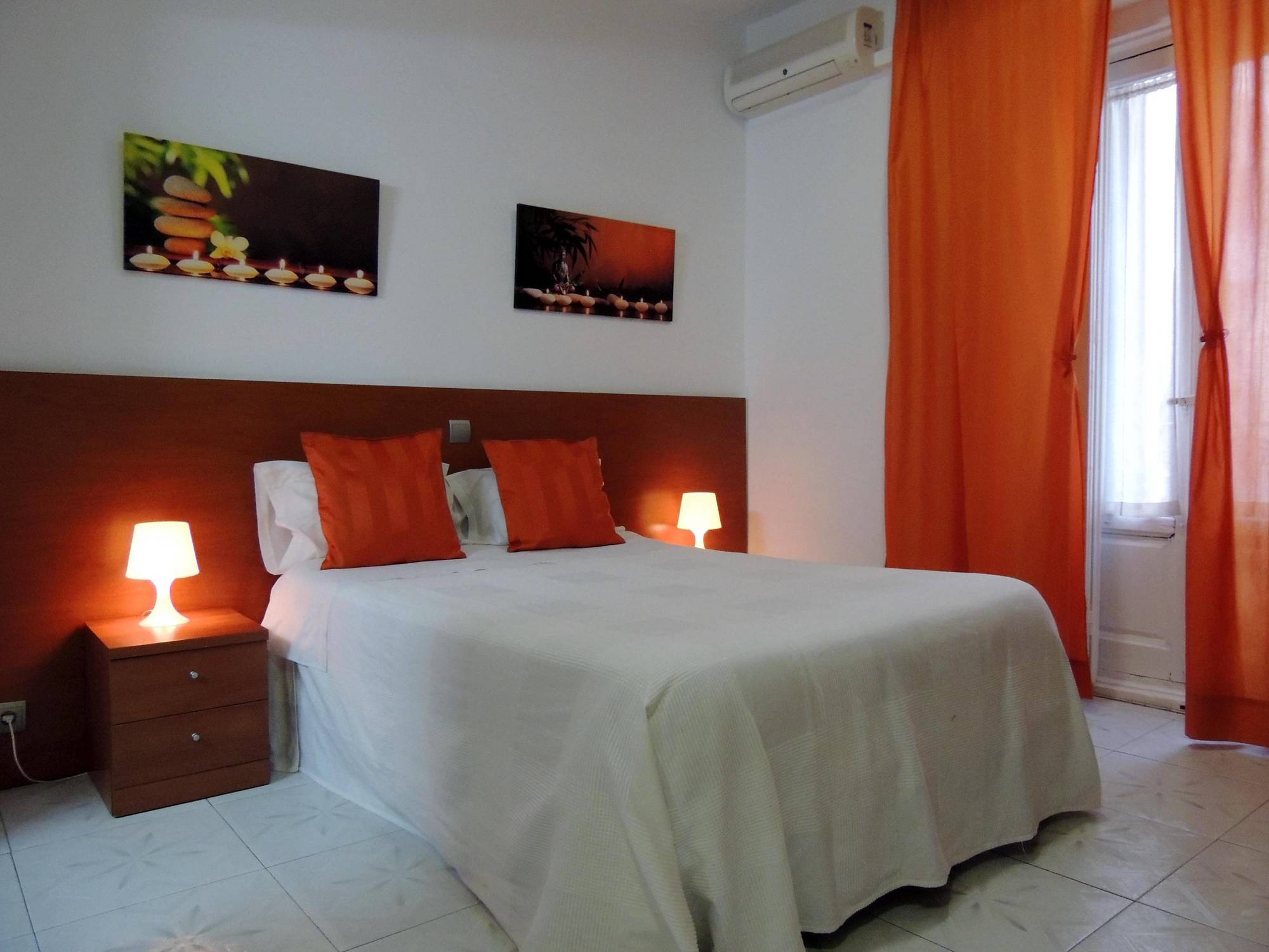 Hostal Cervantes Мадрид Екстериор снимка