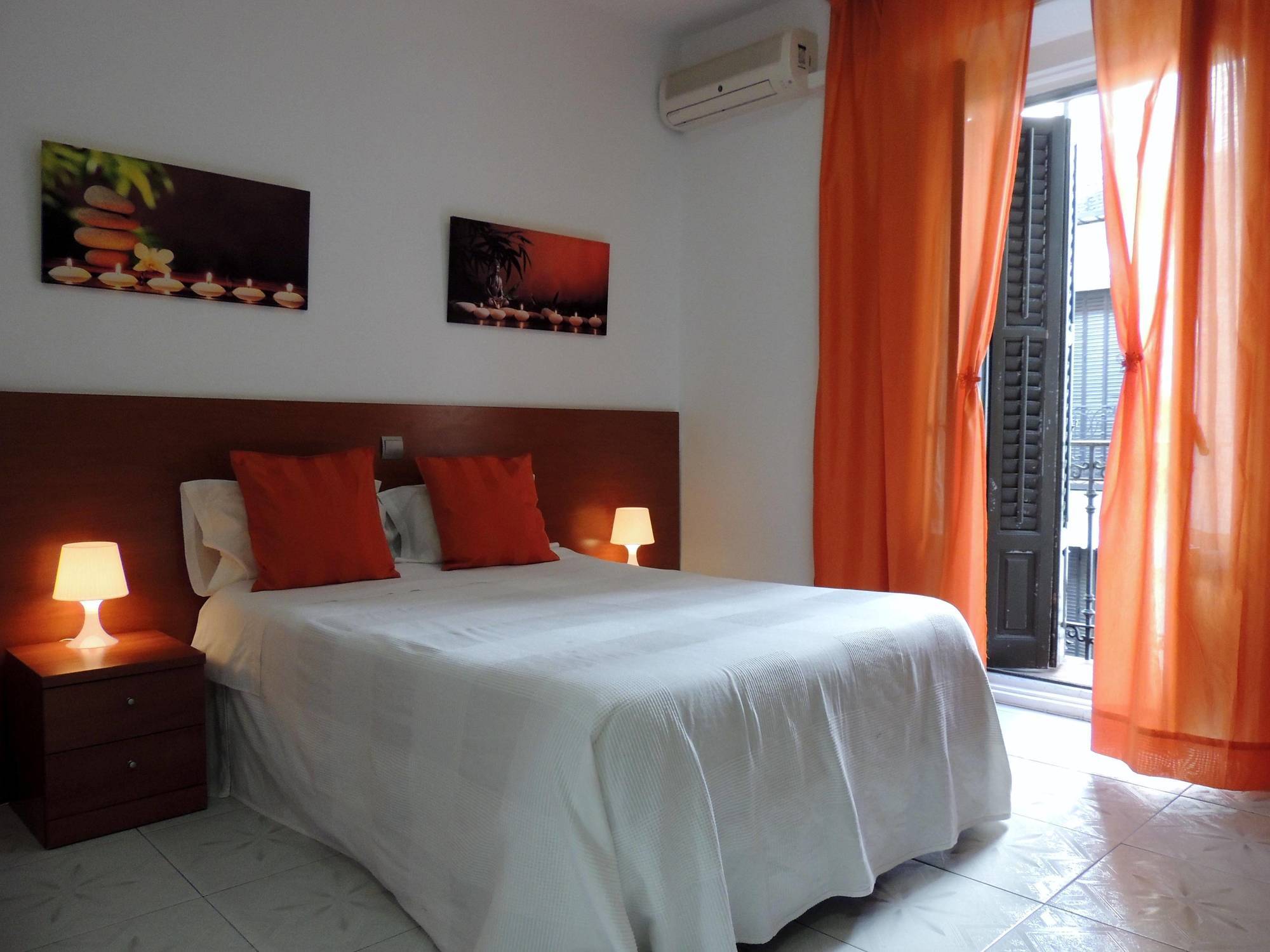 Hostal Cervantes Мадрид Екстериор снимка