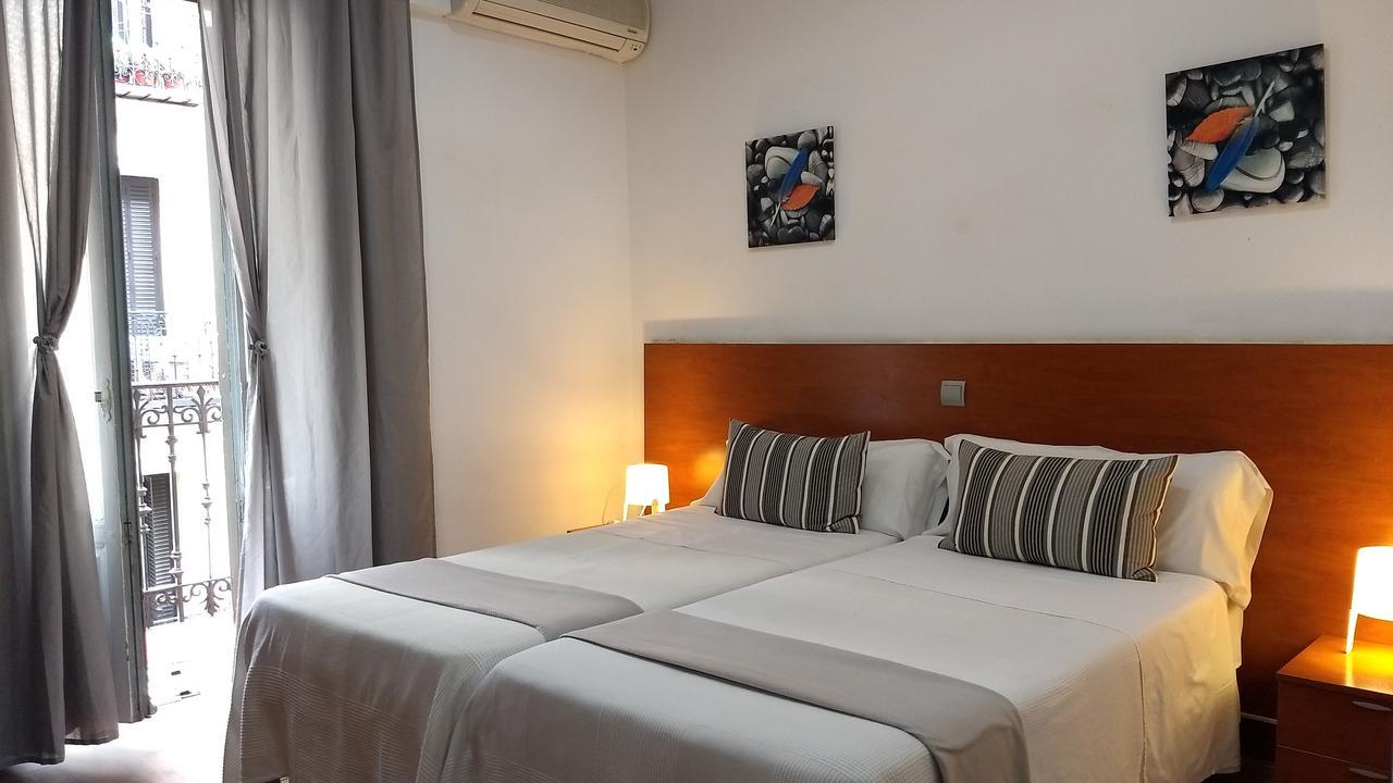 Hostal Cervantes Мадрид Екстериор снимка
